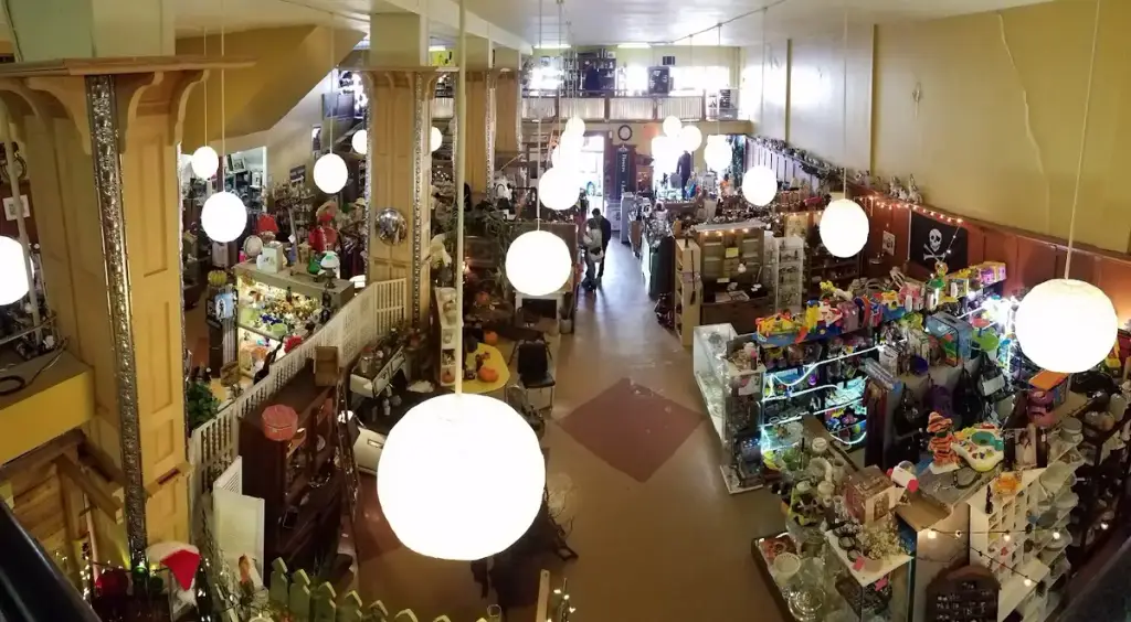 2Cs Vendor Mall, Saint Helens, OR