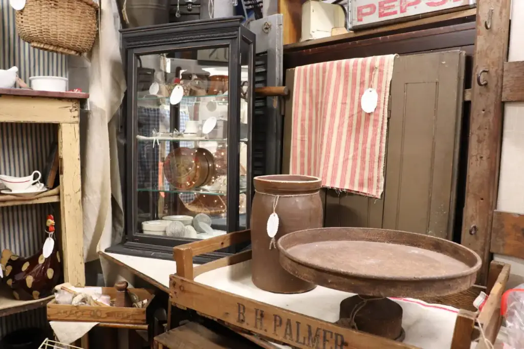 Antique Marketplace of Lemoyne, Lemoyne, PA