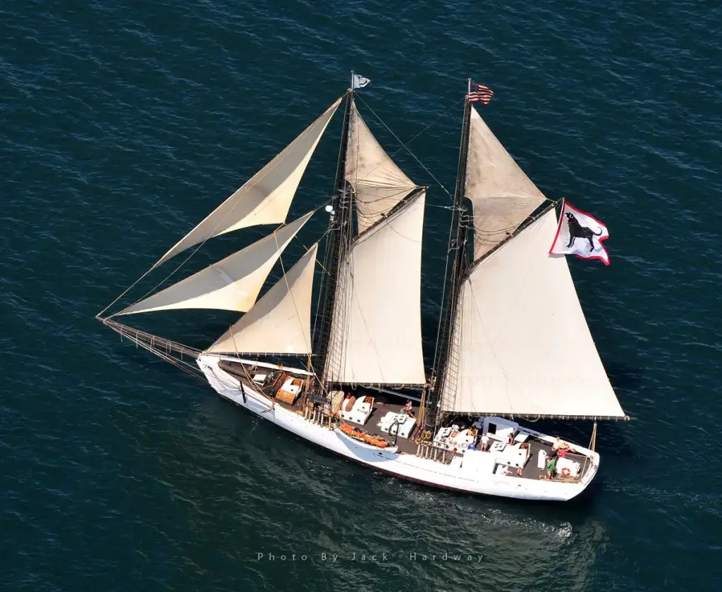 Black Dog Tall Ships, Vineyard Haven, MA