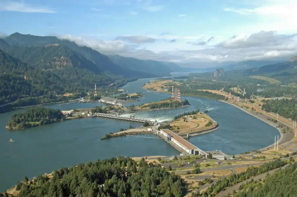 Bonneville Lock and Dam, Cascade Locks, OR