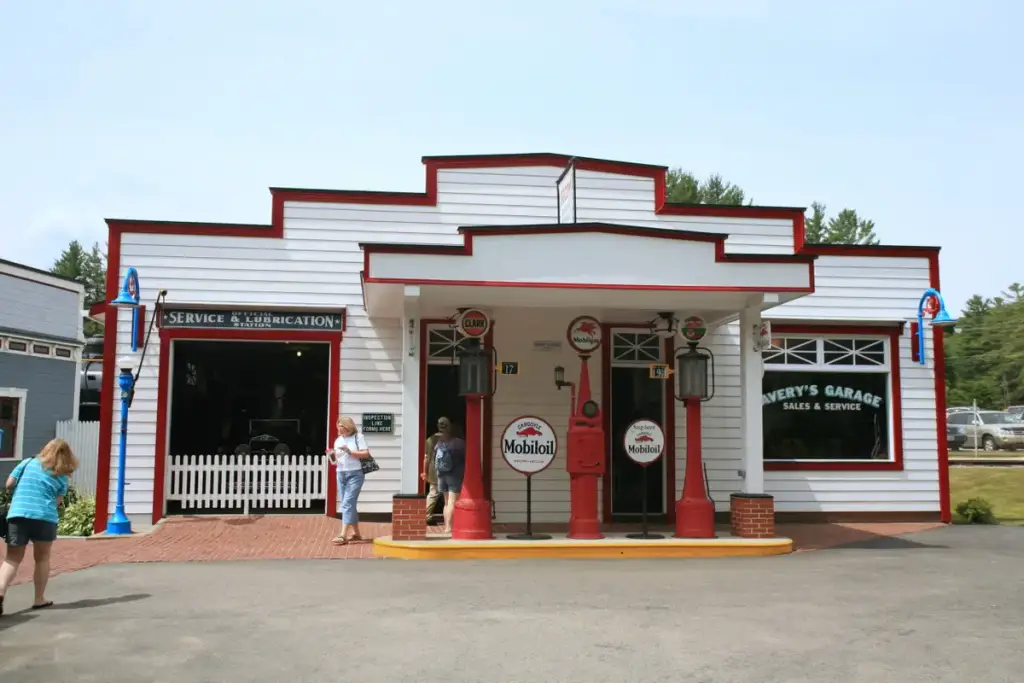 Clark's Bears, Lincoln, NH