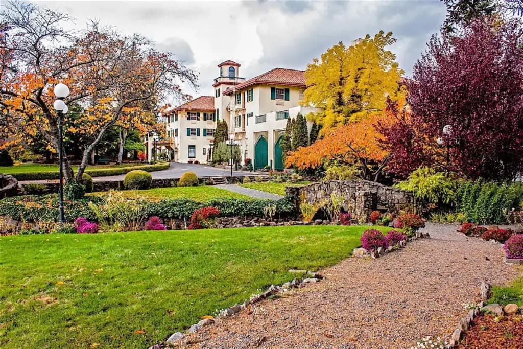 Columbia Gorge Hotel & Spa, Hood River, OR
