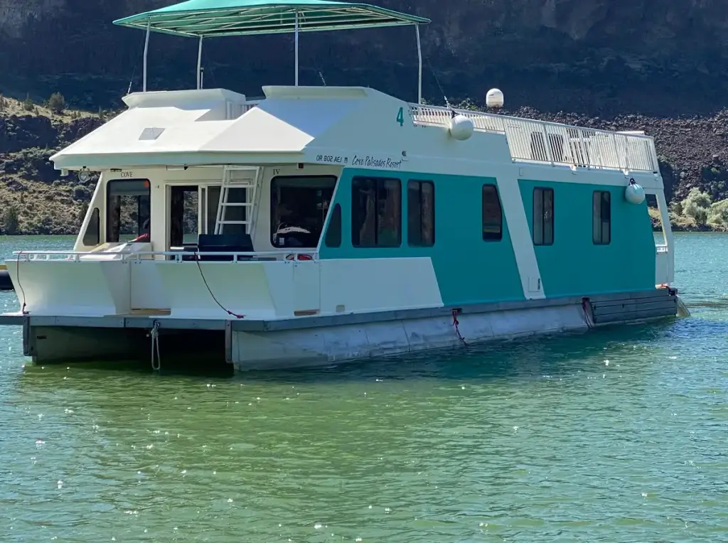 Cove Palisades Resort & Marina, Culver, OR