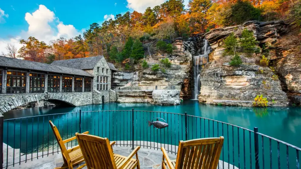 Dogwood Canyon Nature Park, Lampe, MO