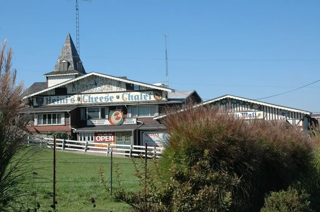 Heini's Cheese Chalet, Millersburg, OH