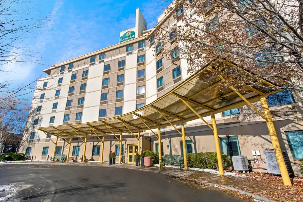 La Quinta Inn & Suites by Wyndham Boston Somerville, Somerville, MA