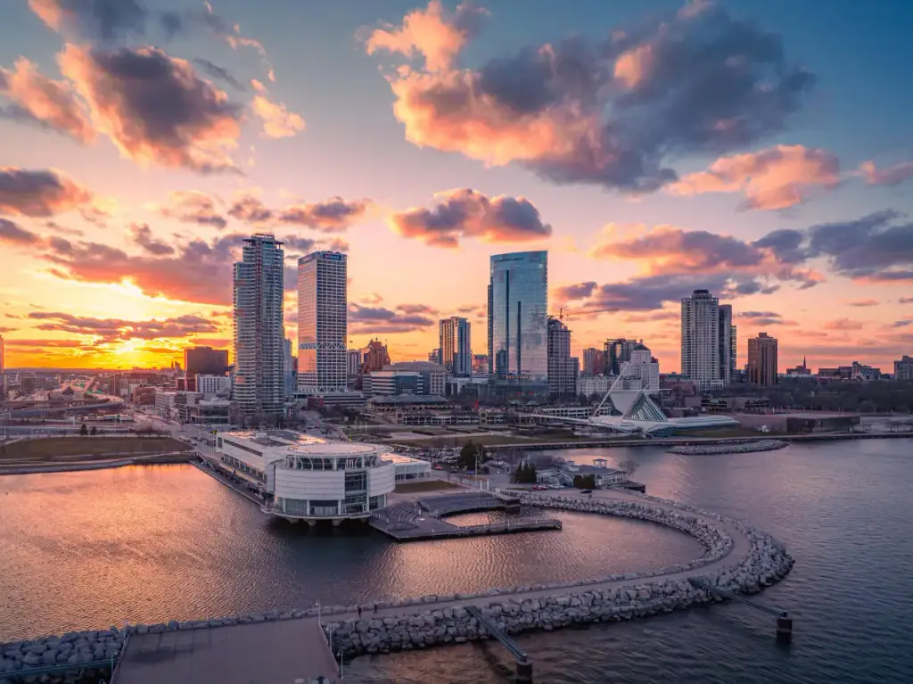 Milwaukee, Milwaukee, WI