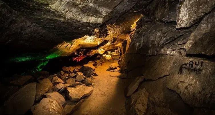 Seneca Caverns, Bellevue, OH