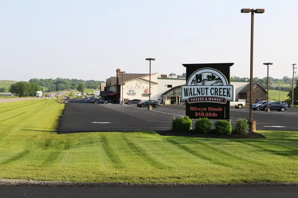 Walnut Creek Cheese & Market, Walnut Creek, OH
