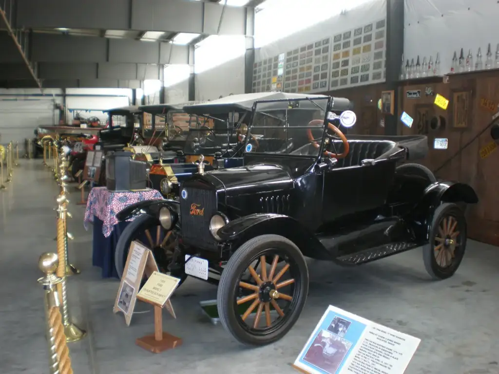 Western Antique Aeroplane and Automobile Museum, Hood River, OR
