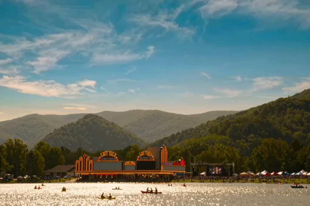 Branson & the Ozarks skyline