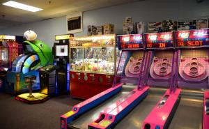 Bowling and Games at Ryan's Amusements - CapeCodTravel.Com 