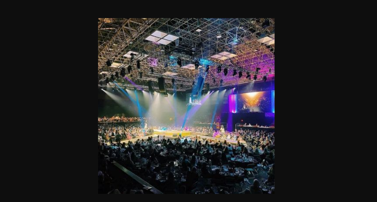 Fashion Show Luncheon presented by Crystal Clinic Plastic Surgeons